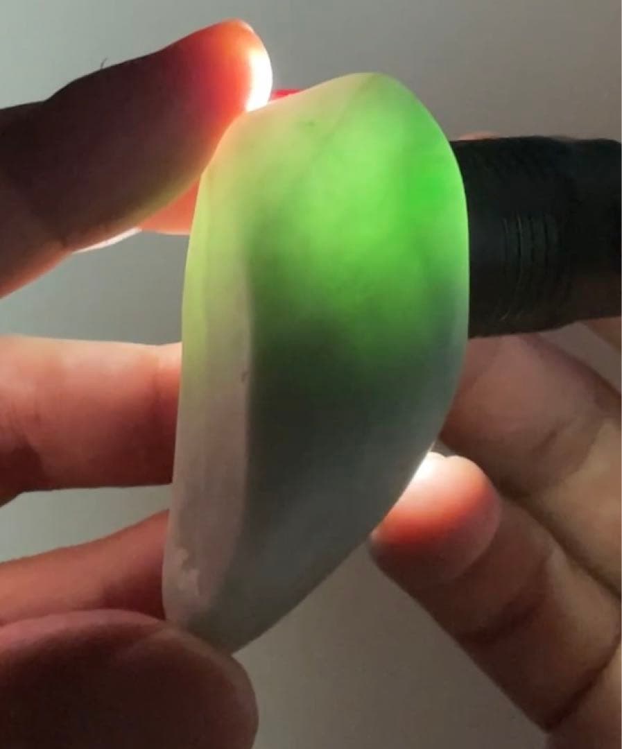 糸魚川翡翠 ヒスイ 66g 緑×白