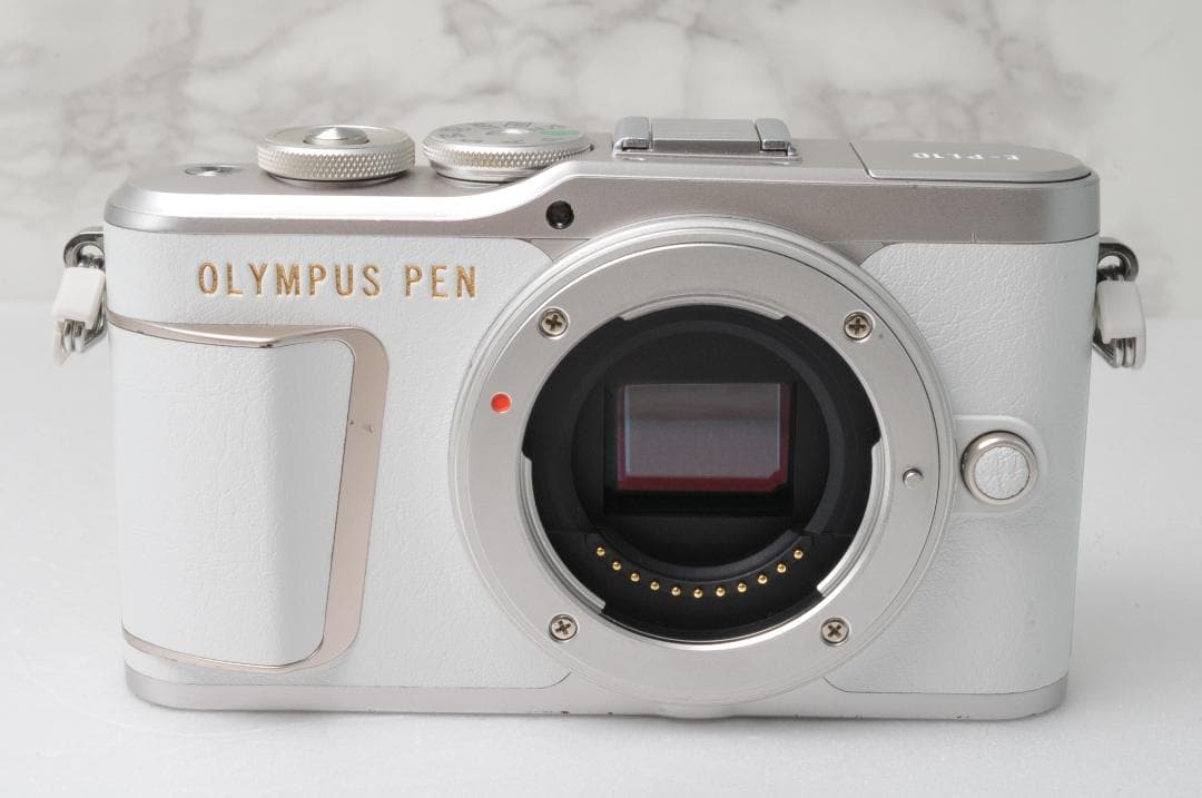 ショット数新品級❣️OLYMPUS PEN E-PL10⭐️Wi-Fi ミラーレス