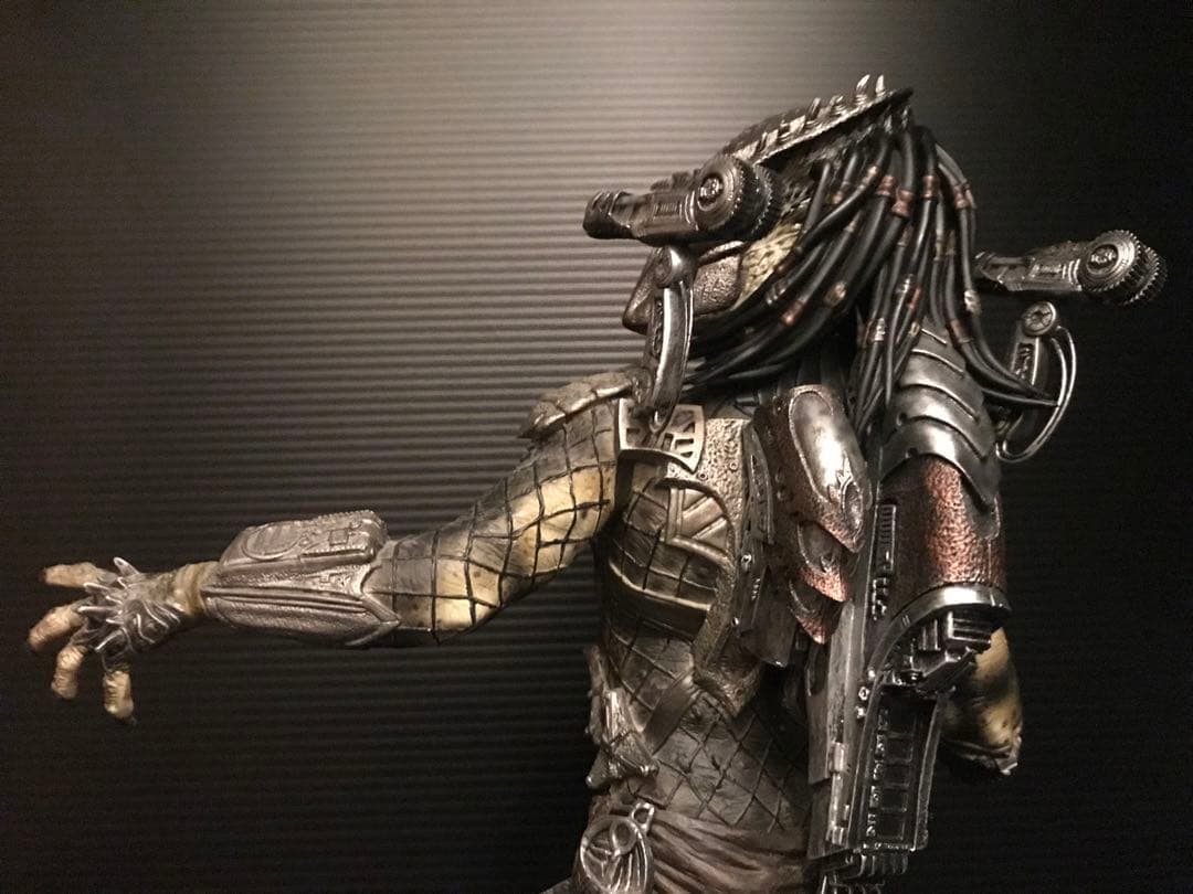 サイドショウ AVP2　ウルフ・プレデター1/5スケール スタチュー