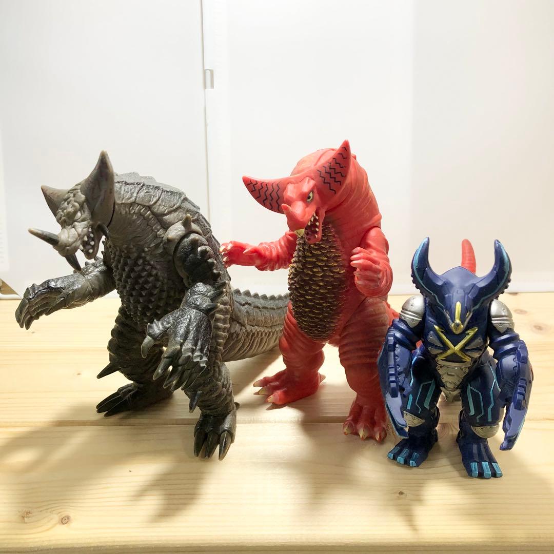 ウルトラマン　グッズ63点まとめ売り　怪獣　ソフビ 等