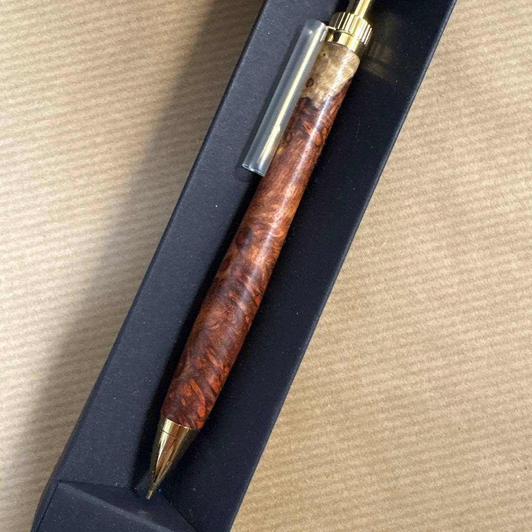 〈新品・未使用〉花梨瘤紅白アンボイナバールシャープペンシル