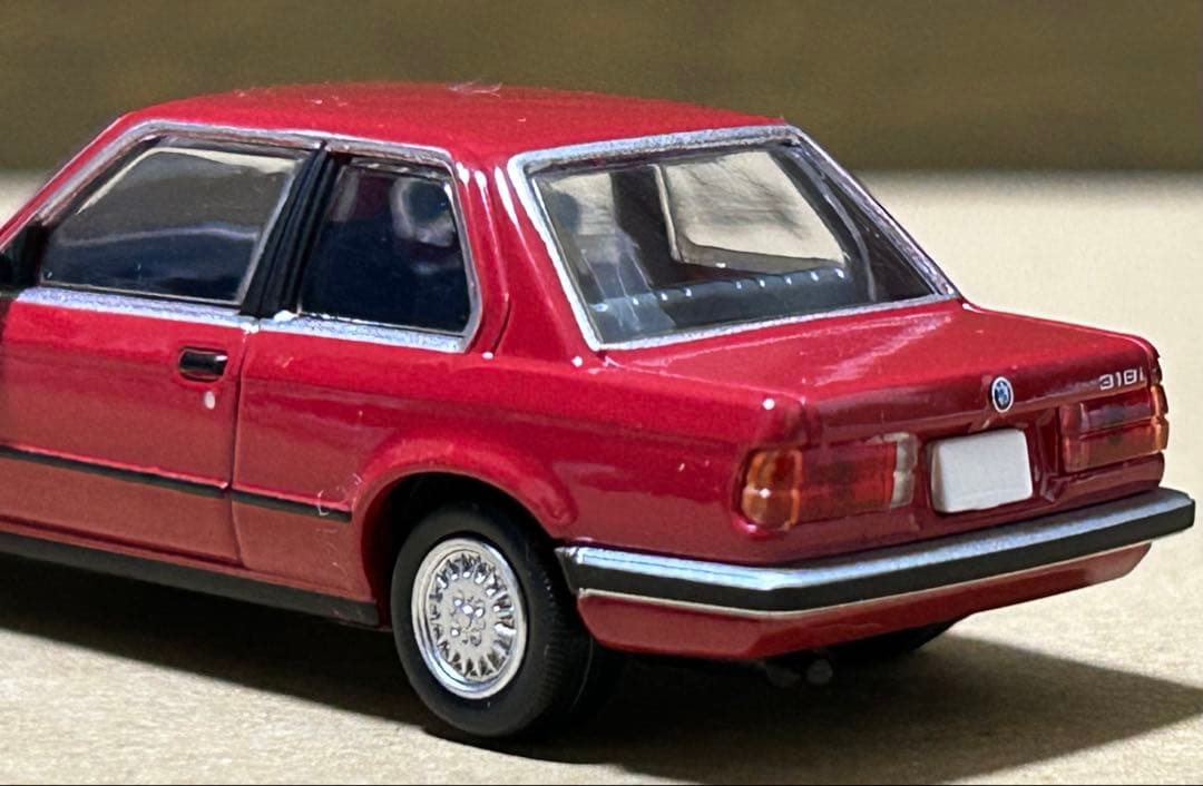 トミカリミテッドヴィンテージネオ BMW 318i 2ドア