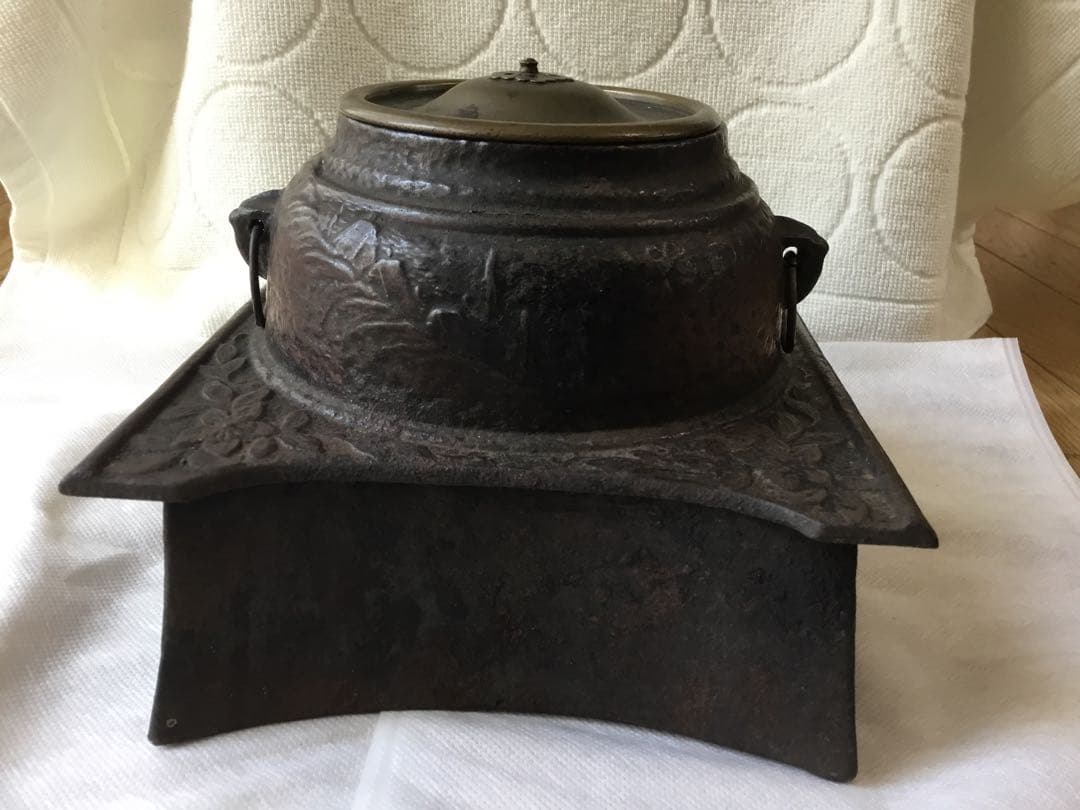 時代物　骨董　鉄瓶　茶釜　茶道具　茶器　真鍮蓋　美術品　レトロ　アンティーク