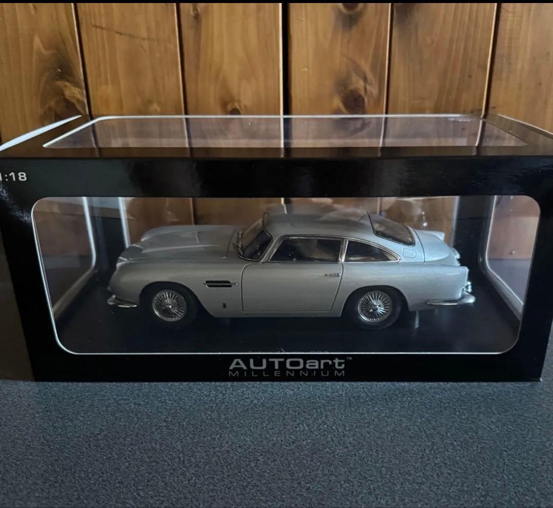 オートアート1/18 Aston Martin DB5