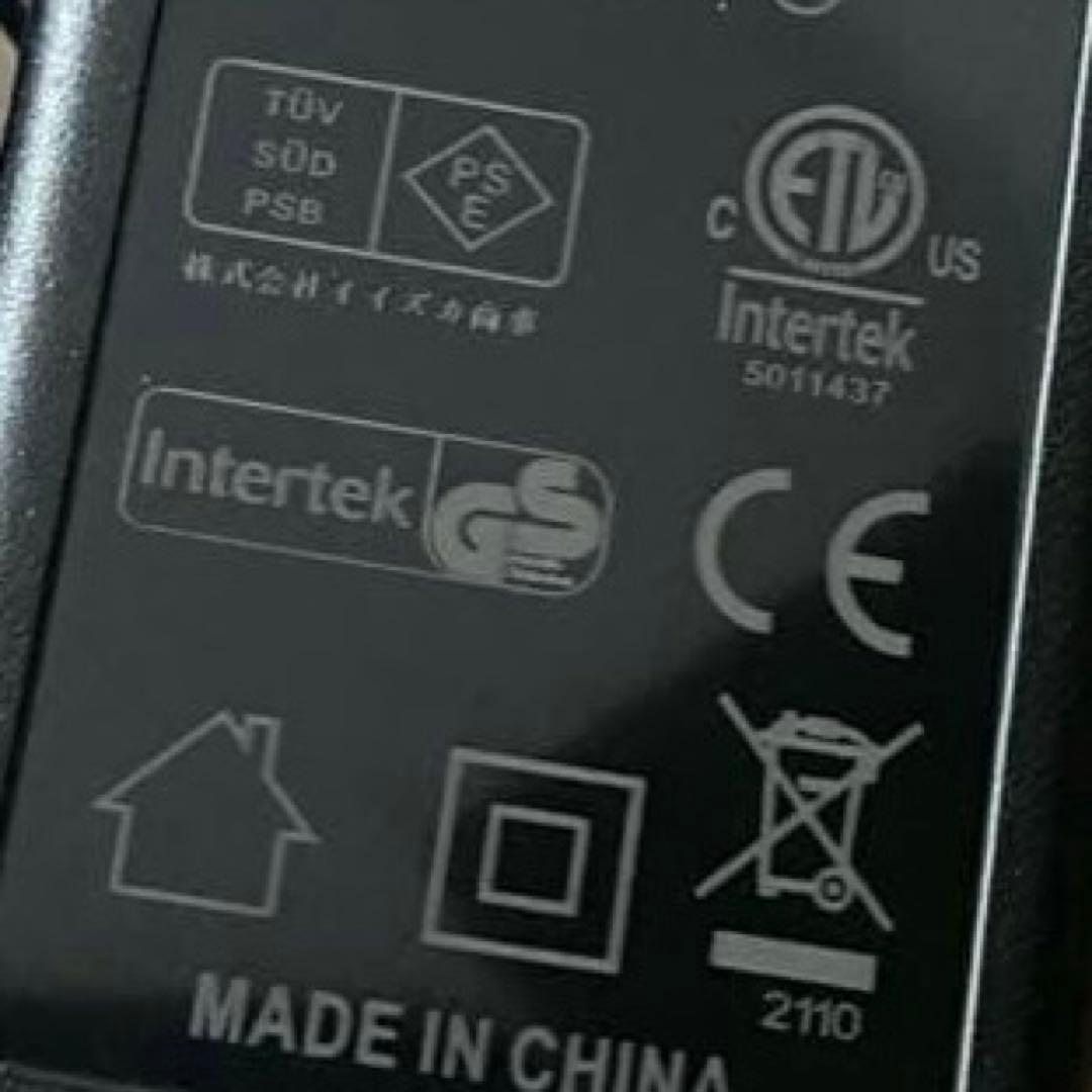 【新品】ポータブル電源　ポータブルバッテリー　防災　80000mAh　懐中電灯