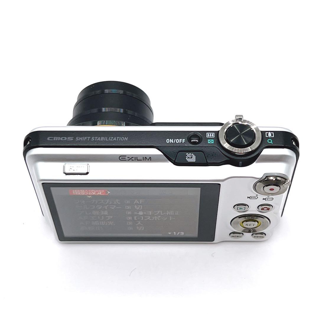 【極美品】 CASIO EX-FC100 コンパクトデジタルカメラ　シルバー