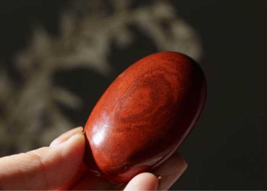 【高品質】レッドジャスパー　握り石