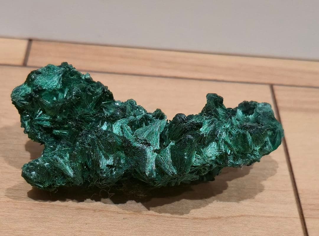 絹状マラカイト原石　約9cm