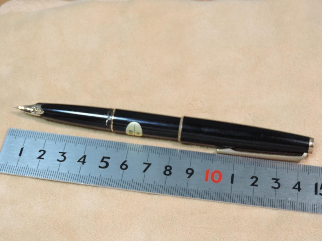 そ*ぷ様 MONT BLANC 万年筆 黒　320/M　未使用？保管傷あり　39