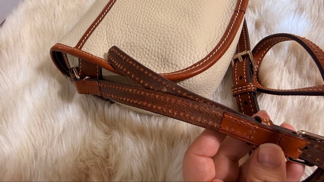 Dooney & Bourke ショルダーバッグ クリーム色