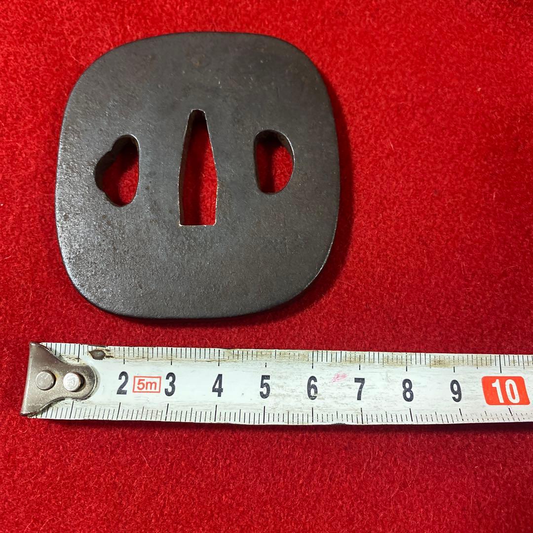 B -1 日本刀の鍔(つば) 武具　美術品　工芸品　装飾品　アンティーク　刀装具