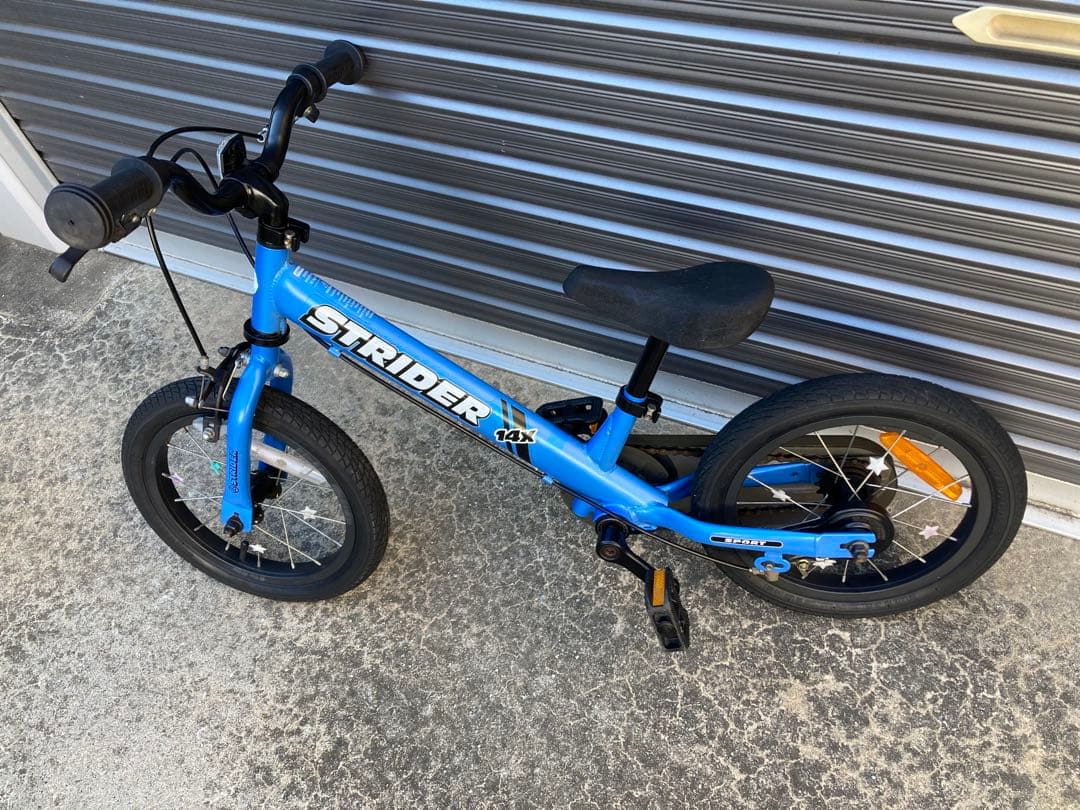 送料込み　STRIDER 14インチ キッズバイク 青　ストライダー14X 水色
