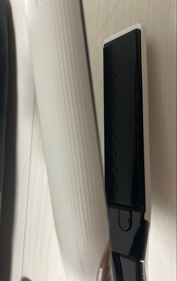 【即日発送&値下げ依頼○】Refa ストレートヘアアイロン 　 ※収納ケース付き