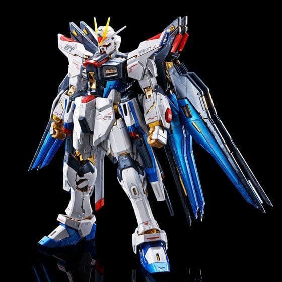 RG ストライクフリーダムガンダム (チタニウムフィニッシュ)