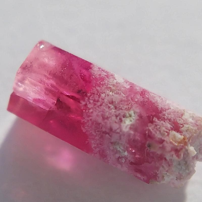 294 レッドベリル ビクスバイト レッドエメラルド 結晶 標本