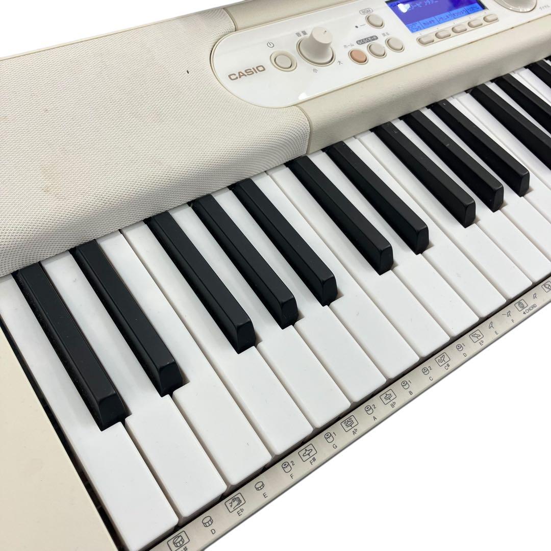 2022年製　CASIO 楽らくキーボード　光ナビゲーション　LK-526