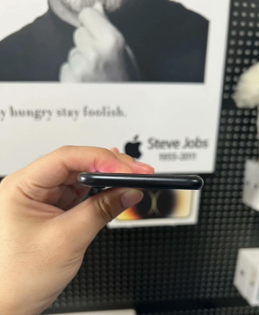 【超美品／バッテリー100%】 iPhone SE2 256GB ブラックフリー