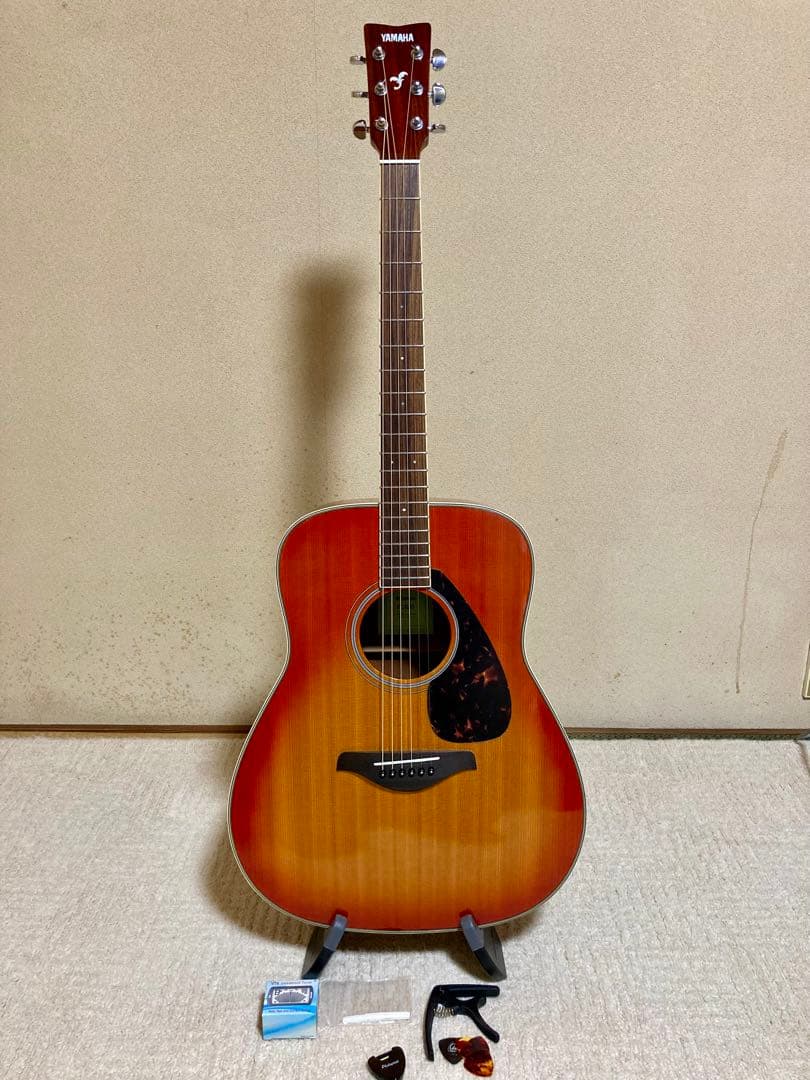 美品 メンテ済 超低弦高 ヤマハ FG820 オータムバースト おまけ付 新品弦