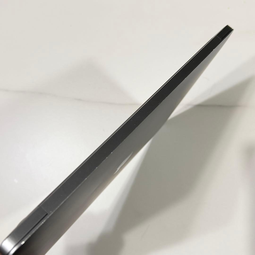 Apple MacBook Air 13インチ　2018　8GB　256GB