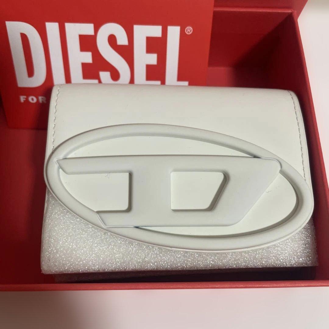 新品 DIESEL ホワイト 三つ折り財布 09887