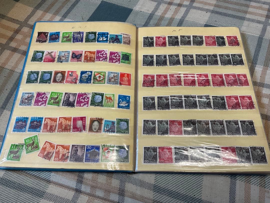 使用済み切手／日本国内の切手　アルバムにビッシリシリーズ2。【昭和ノスタルジー】