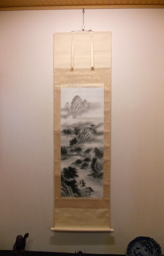 掛け軸 堀広陽 水墨山水 絹本 希少 軸装 茶道具 掛軸 美品 です。