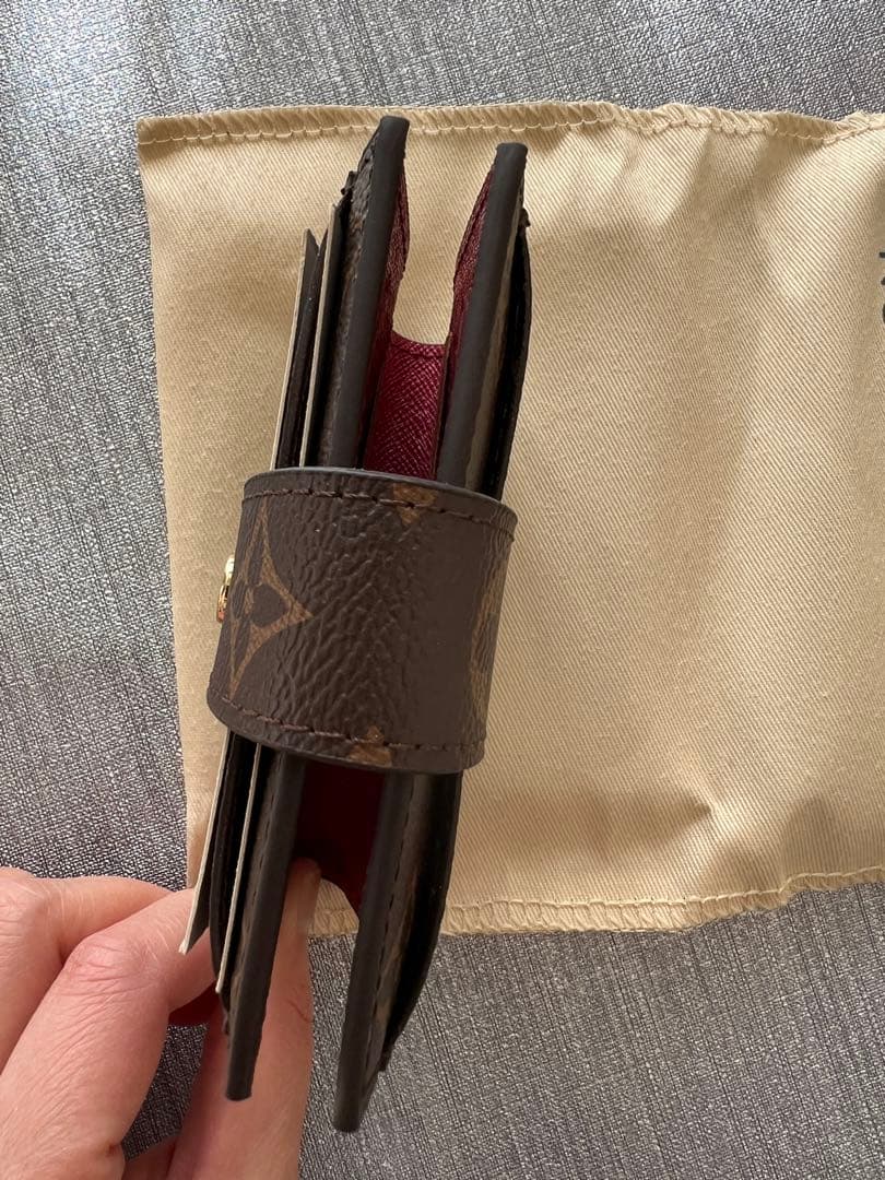 LOUIS VUITTON ルイヴィトン モノグラム 二つ折り財布