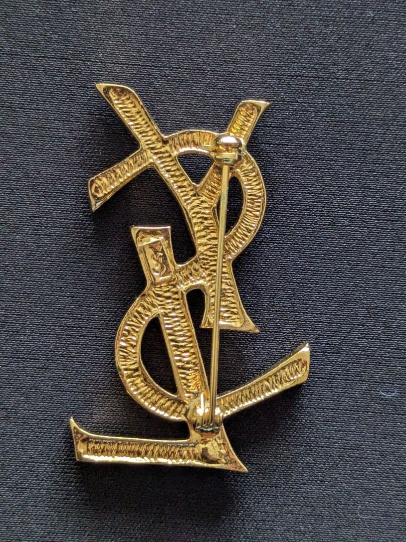 【1度のみ使用】イブサンローラン YSL ゴールド ロゴ ブローチ