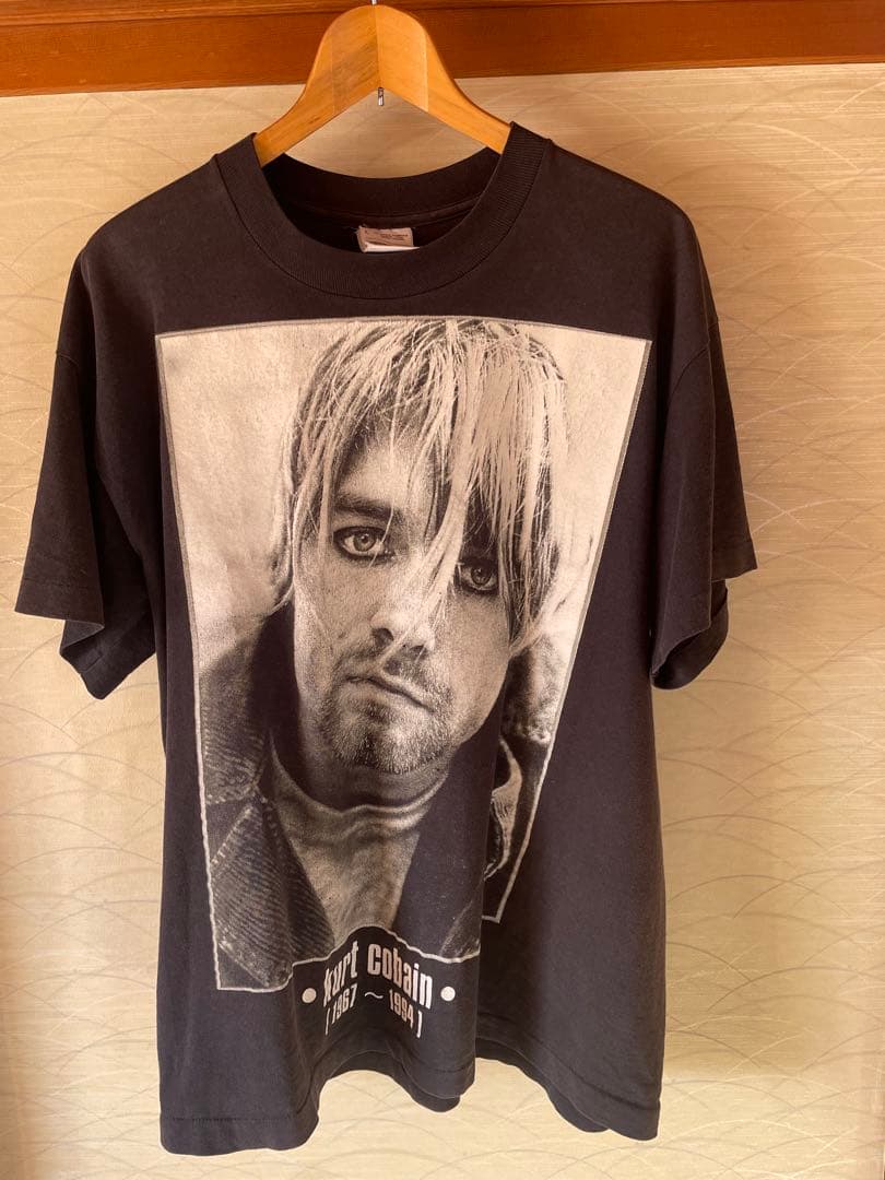NIRVANA tカートコバーン　 cobain 追悼Tシャツ　実寸XL