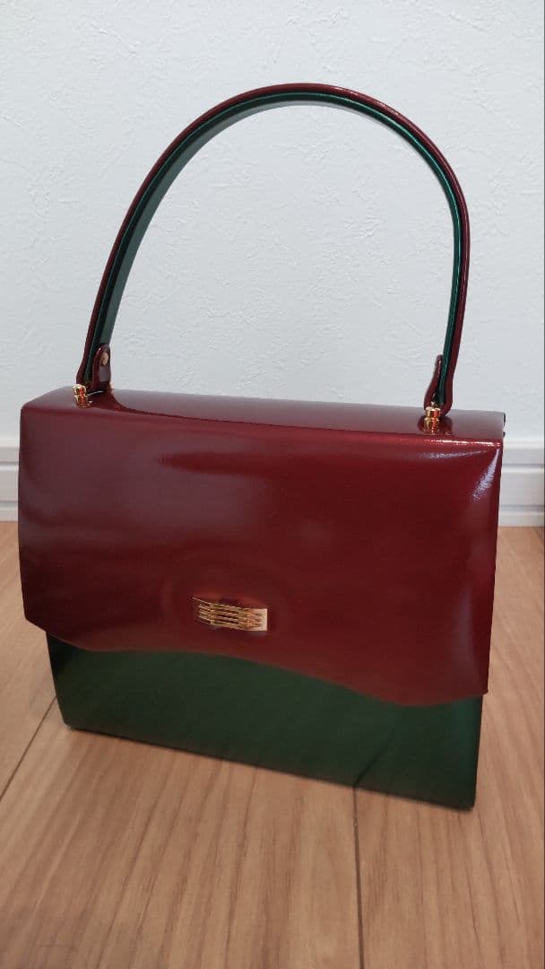 期間限定お値下げ中　振袖 赤・緑・金の花柄　小物一式セット