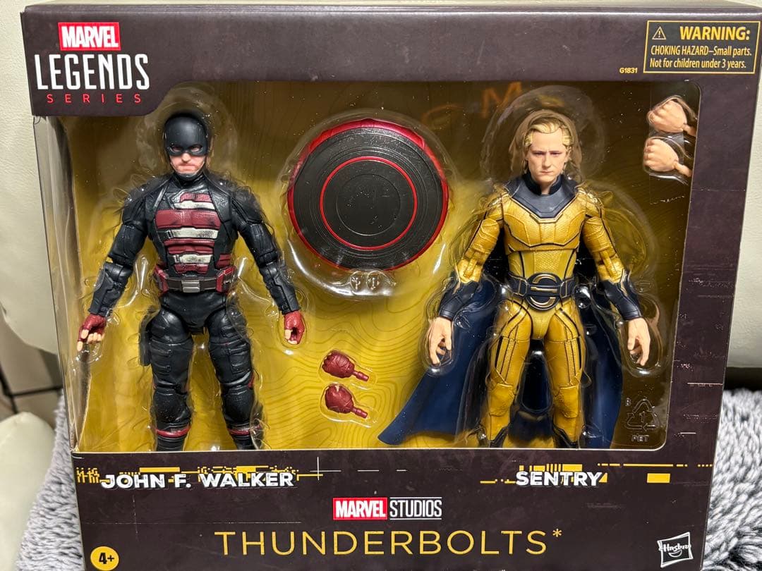 Marvel legends サンダーボルツ　ジョンウォーカーとセントリー