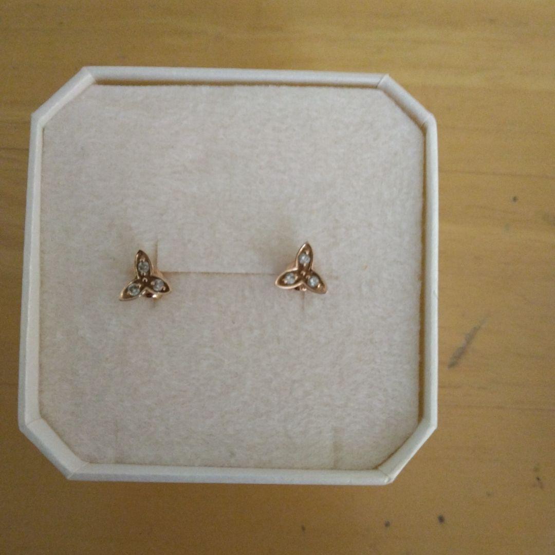 k18 トリニティ型ゴールドピアス 約0.5mm