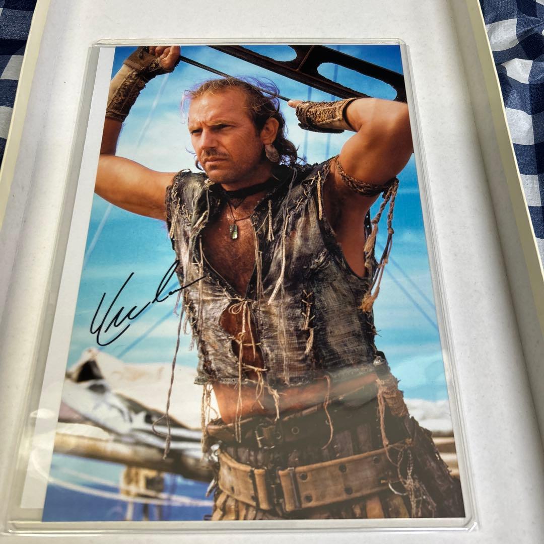 ケビン・コスナー 直筆サイン入りフォト 映画ウォーターワールド より　ハリウッド