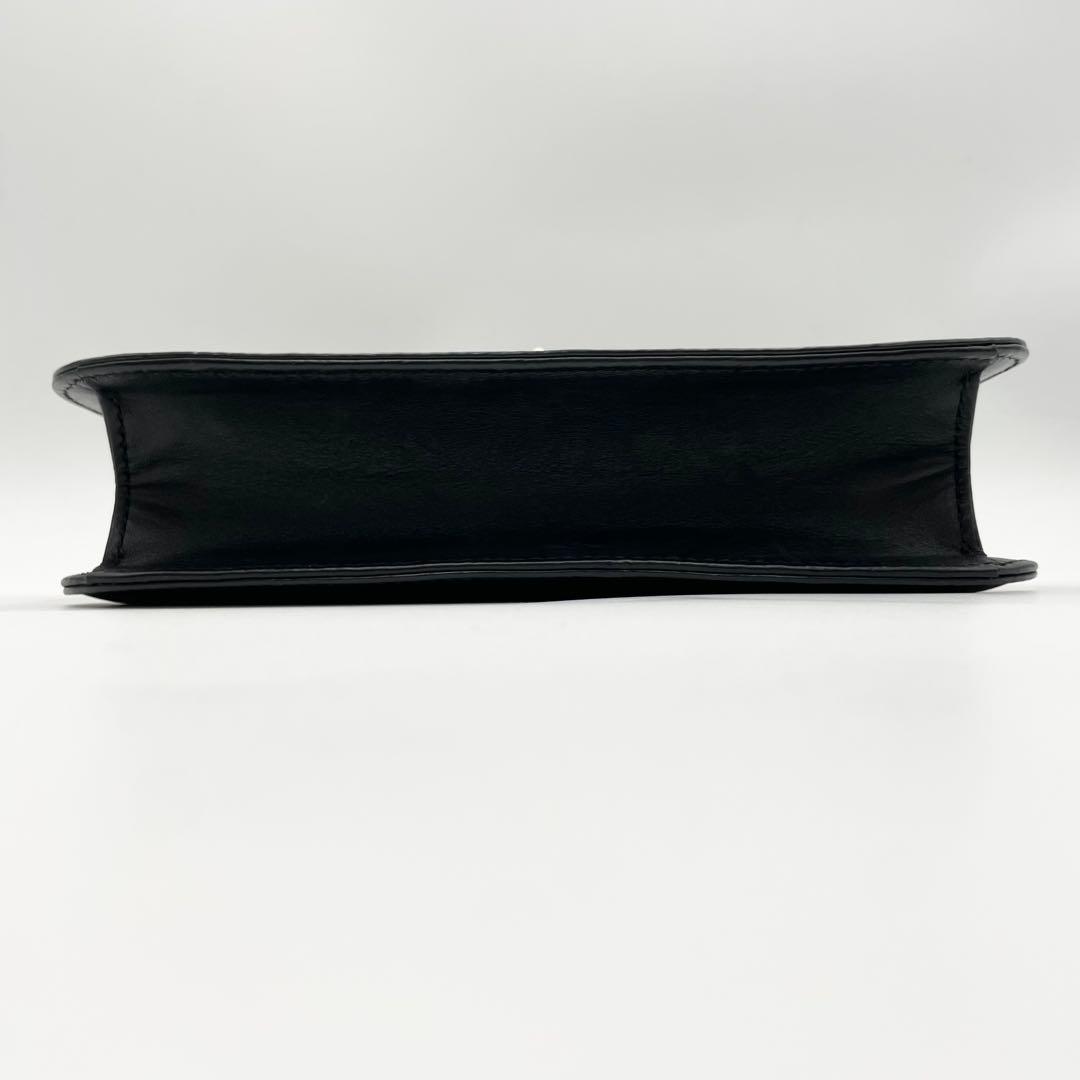 美品✨ヴァレンティノ　ロックスタッズ　チェーンショルダー　ブラック