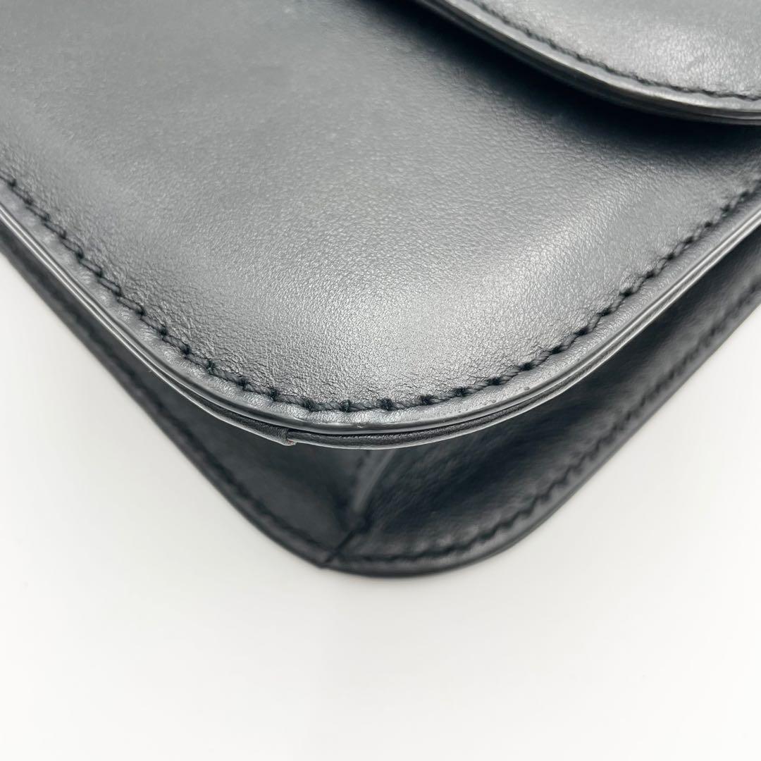 美品✨ヴァレンティノ　ロックスタッズ　チェーンショルダー　ブラック