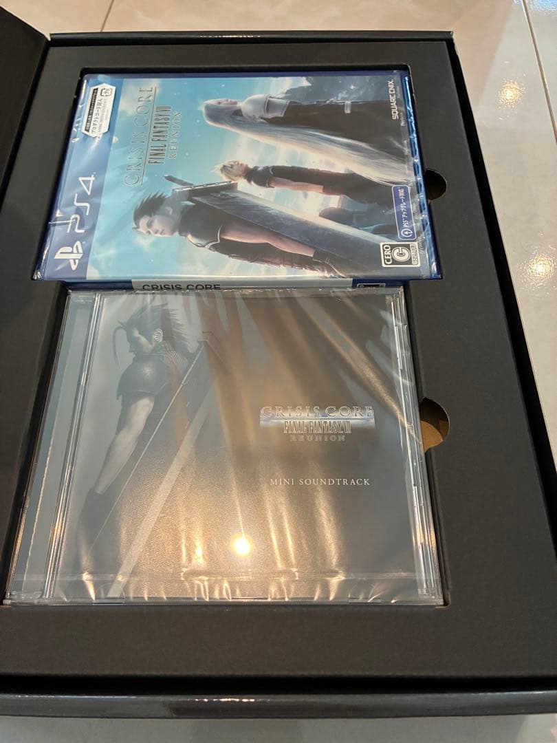 FF7 リユニオン クライシスコア プレイアーツ ザックス ヒーローエディション