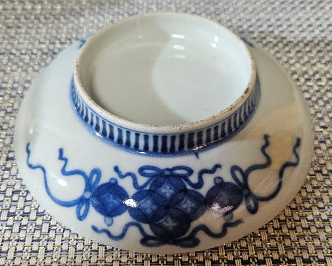 江戸時代末期～明治時代初期頃　後期色鍋島 色絵　唐草花文様　約12.5cm　小皿