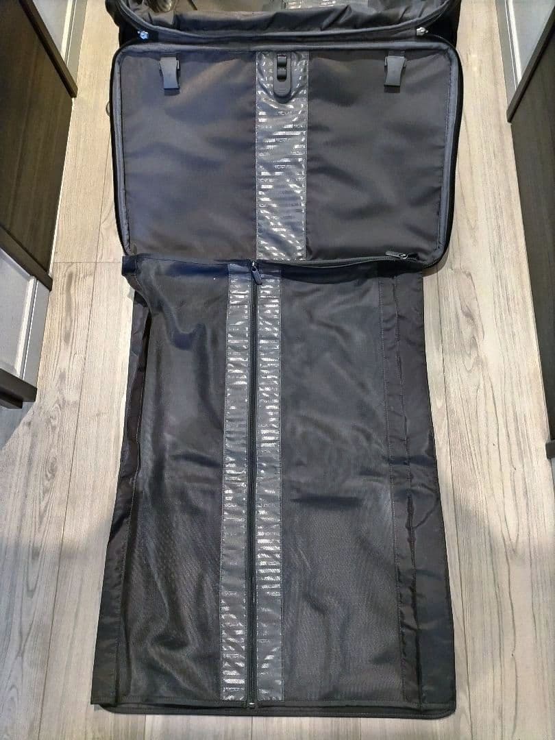 トゥミ　エキスパンダブル　キャリーケース