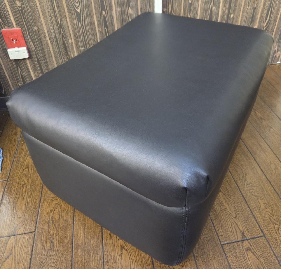〈日本フクラ〉スツール Ｎ103-17 黒 ビニールレザー 現状渡し