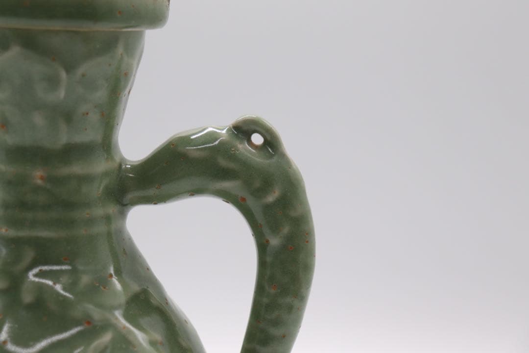 中国　青磁　水注　浮き彫り鳳紋　送料込み0416