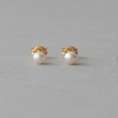 【美品】エテ K18 YG パール ピアス ete 現行品