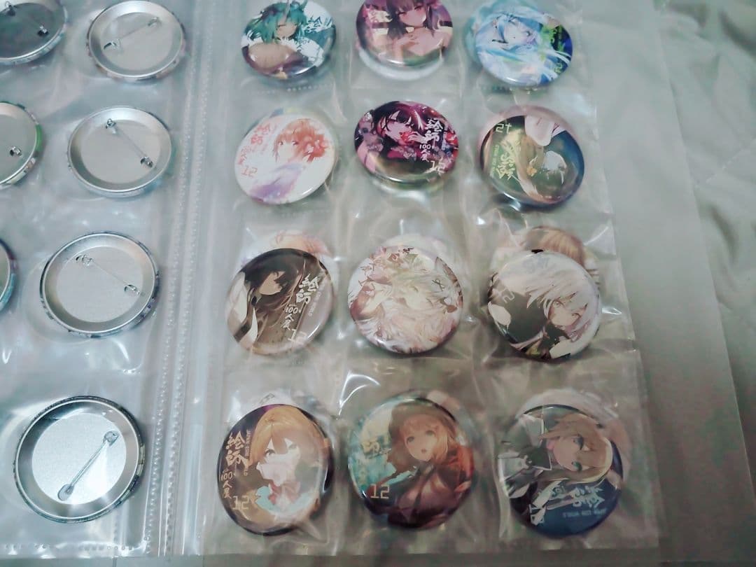 絵師100人展缶バッチ