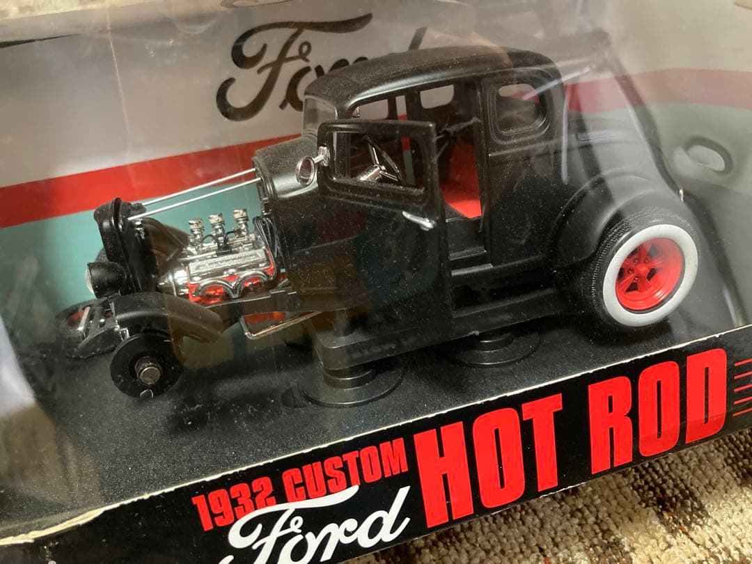 1/18 1932 カスタム フォード ホットロッド　模型　アメ車　アメリ　旧車