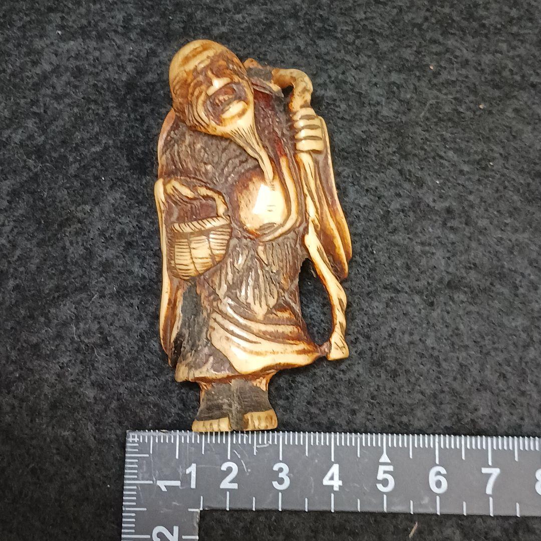専用X214-2 江戸時代根付 細密彫刻 人物根付 鹿角材彫刻　ね