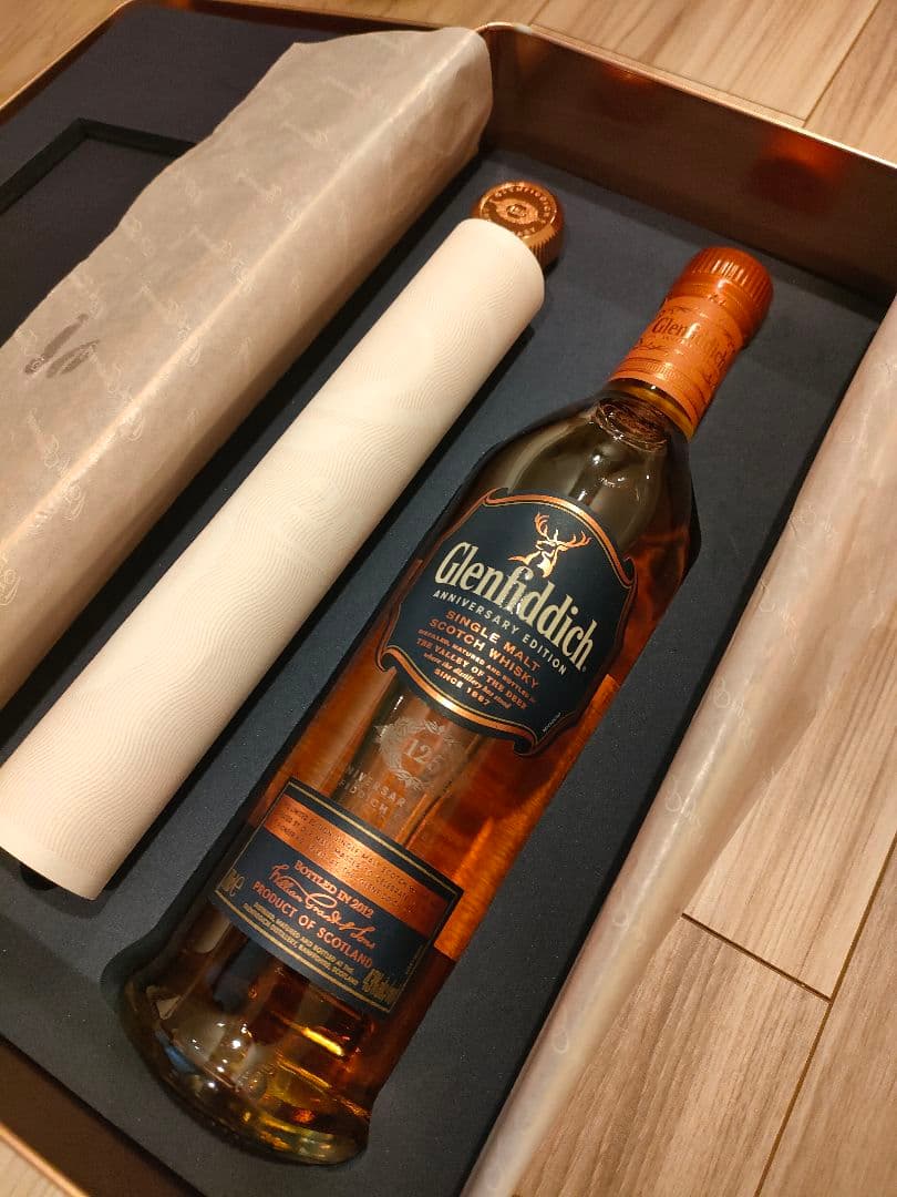 グレンフィディック１２５周年記念ボトル　箱付き