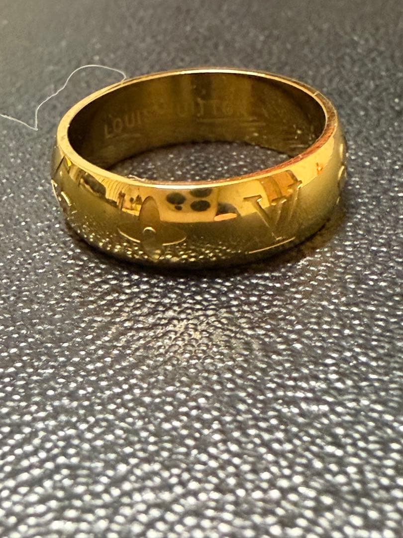 LOUIS VUITTON ゴールドリング 保存袋付き