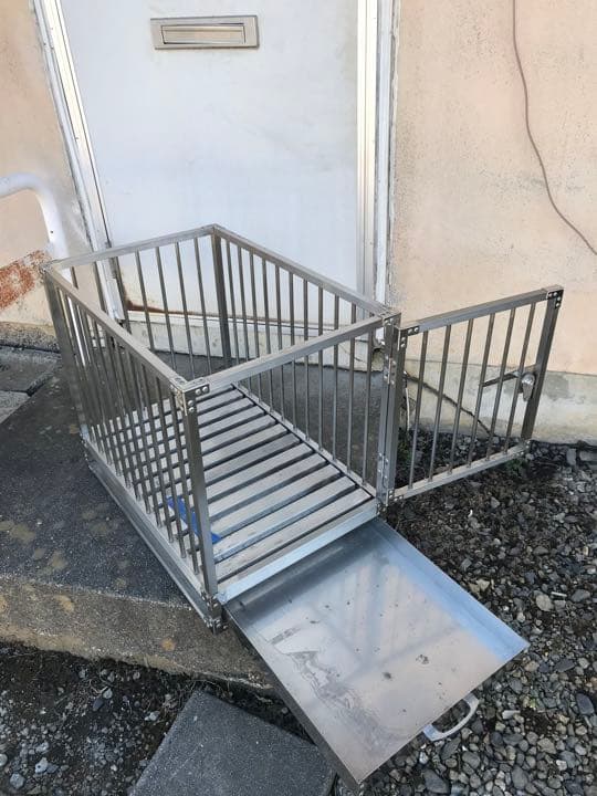 ステンレス鋼製ペットケージ