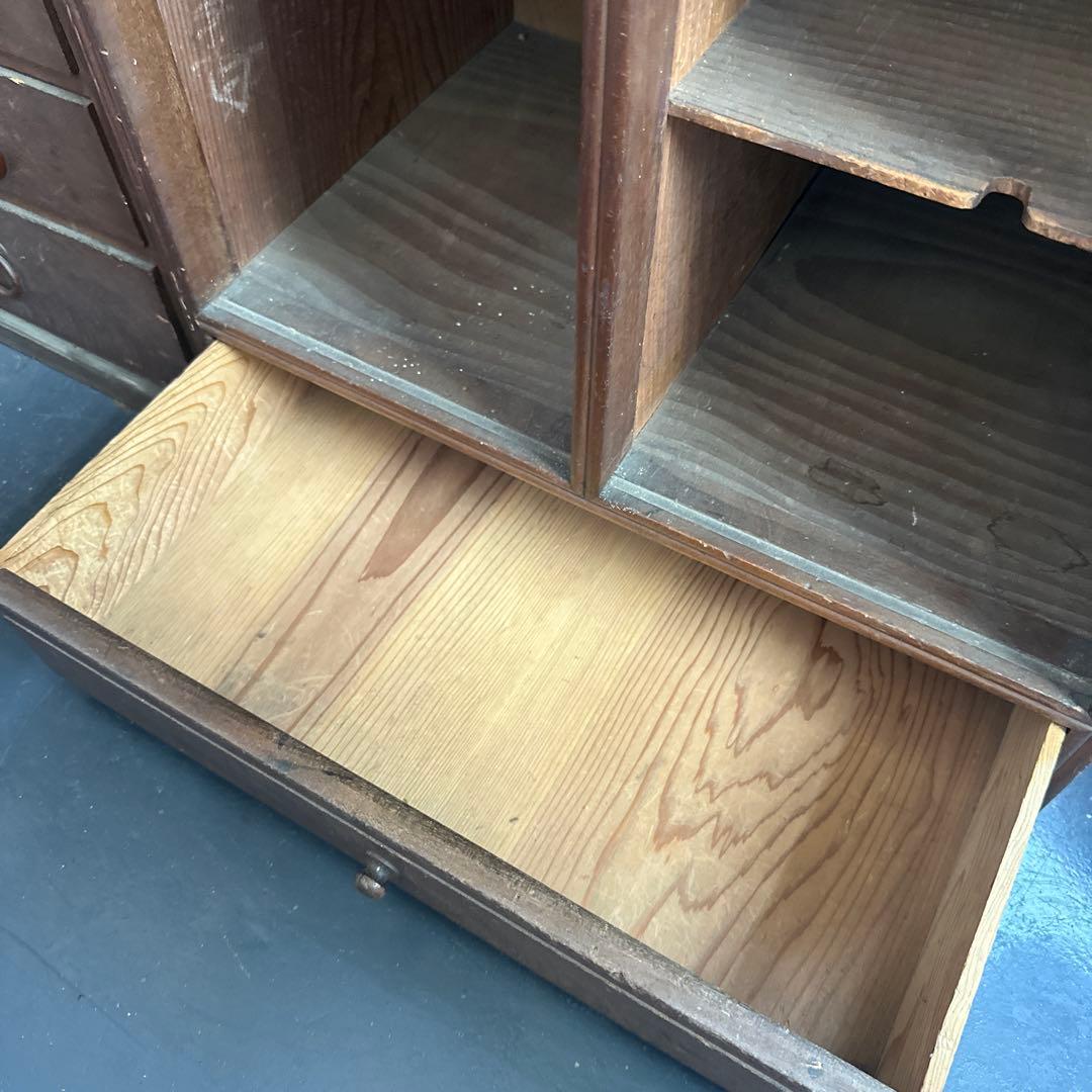 木製棚タンス、本棚　STOP SMOGステッカー