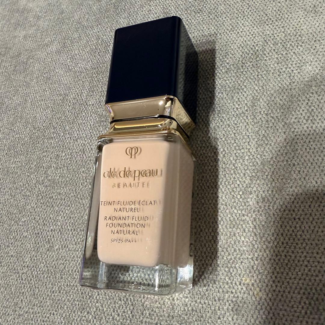 クレド ポー ボーテ　ファンデーション