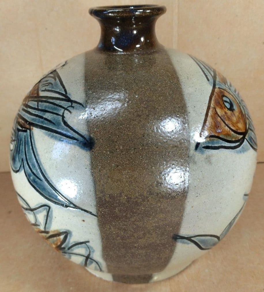 【本物保証】金城次郎 窓絵丸壷(海老魚紋）共箱 栞 人間国宝 極美品 壷屋焼